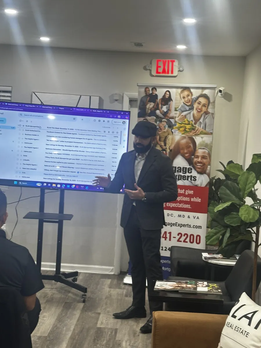 A Mortgage Experts presenter leading a session